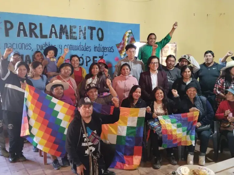 PBS NewsHour: minería en tierras indígenas