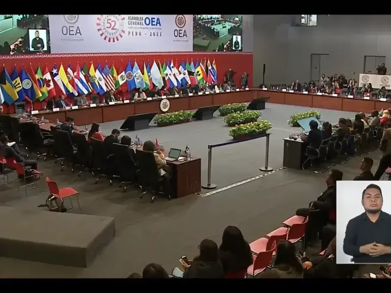 Captura de pantalla del Video del Centro de Recursos de la Derecho de la Derecho de la India: Declaración de la Coalición de Naciones y Organizaciones Indígenas a la Organización de la 52ª Asamblea General de los Estados Americanos