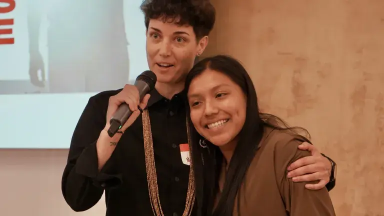 Miranda y Naiset en la conferencia